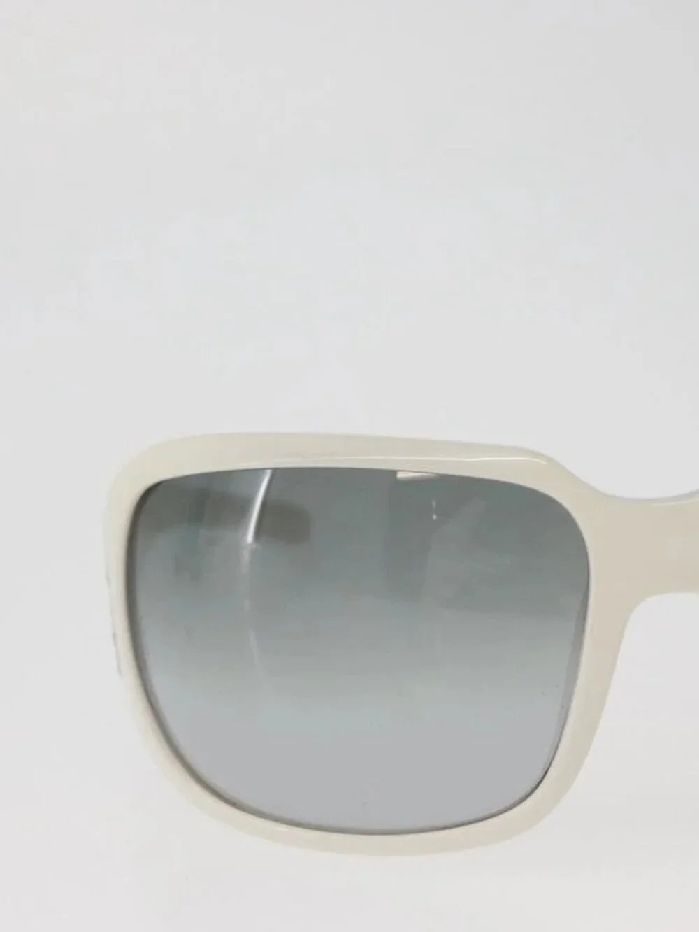 CHANEL Sunglasses plastic White CC Auth 162589